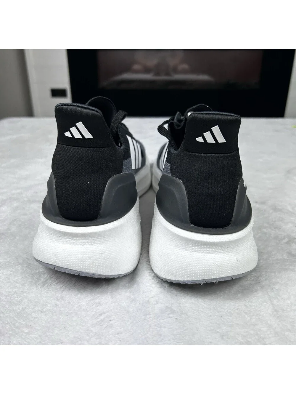 Adidas Ultraboost 5X Shoes Mens Size 10 Black White Performance Running Sneakers
